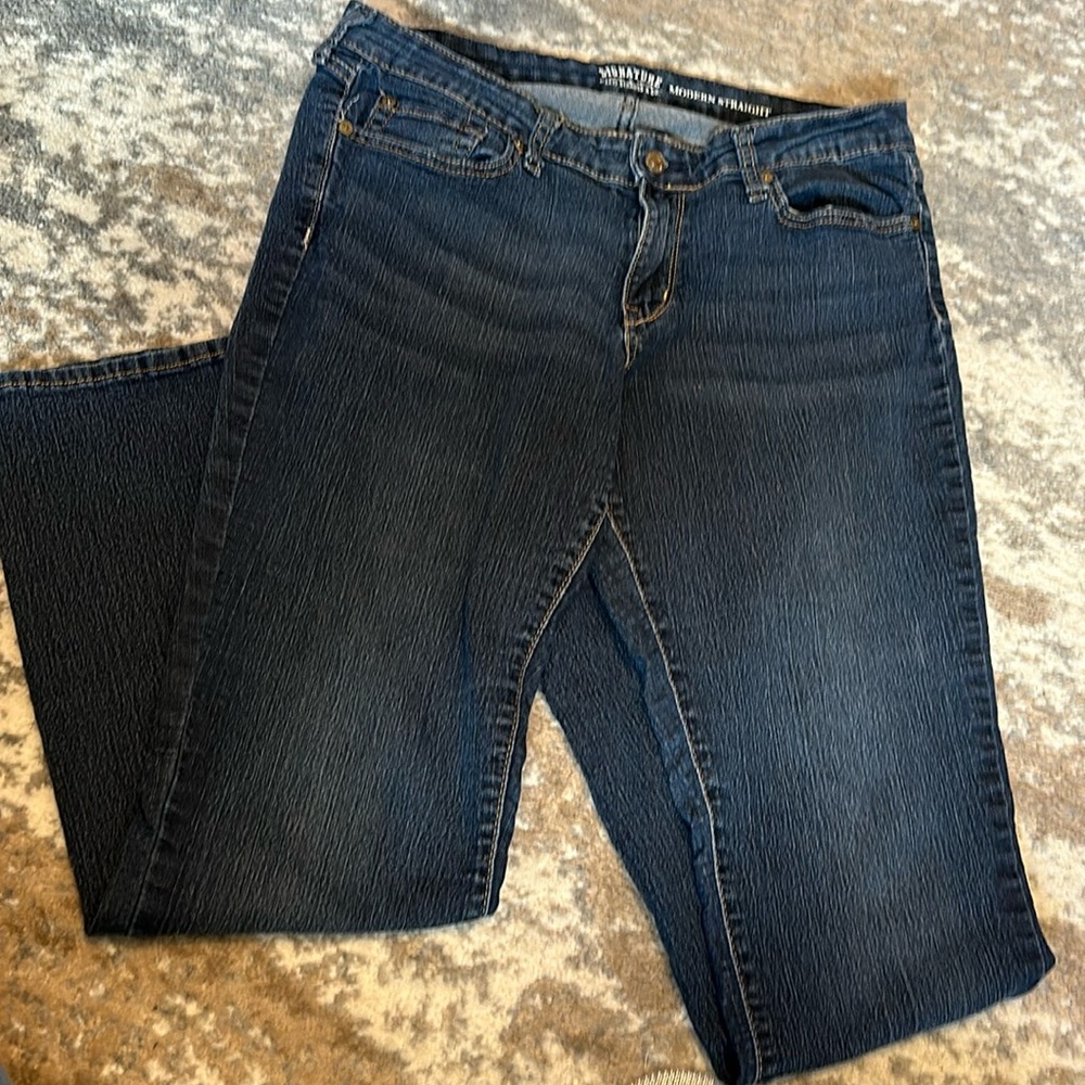 Levi’s Signature Modern Straight Jeans